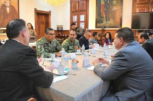 Participa en Mesa de Seguridad nuevo comandante de la 42 Zona Militar; asumirá funciones mañana en Parral