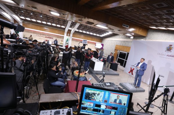 Da a conocer Cruz Pérez Cuéllar algunas de las obras del 2025