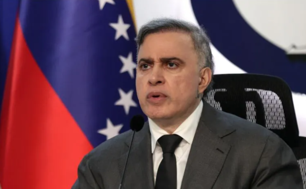 Fiscal venezolano dice que Maduro tiene inmunidad y no puede ser juzgado en el extranjero