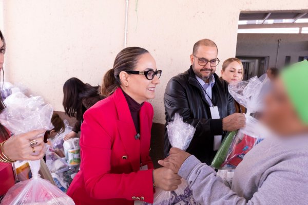 Entrega TSJE kits de higiene a internas del Cereso No. 1