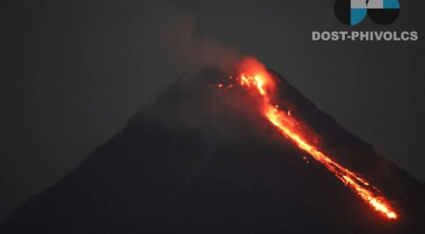 Filipinas evacúa a 3 mil habitantes tras erupción explosiva mayor del Volcán Mayon
