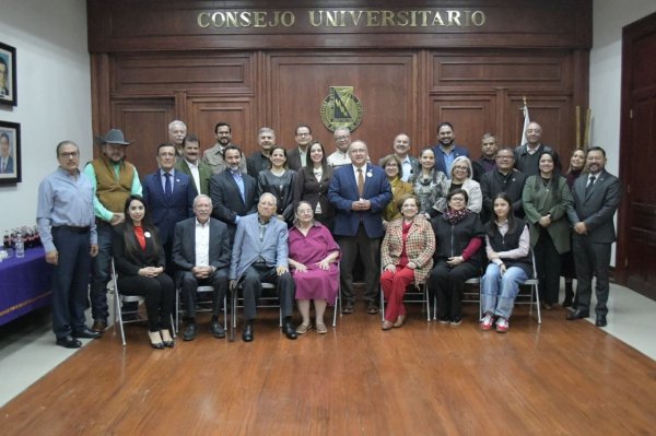 Celebra la UACH el Día de Reyes con tradicional rosca