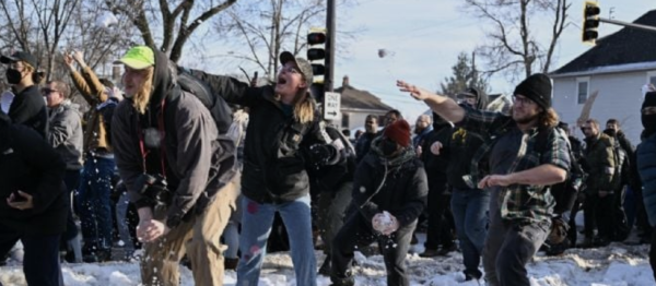 Trump defiende a agente del ICE que mató a una mujer en Minneapolis; “disparó en defensa propia”