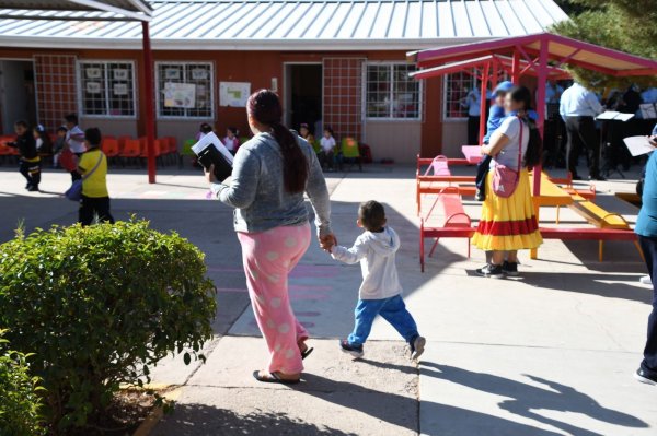 Regresan a clases este lunes 661 mil 335 estudiantes de Educación Básica