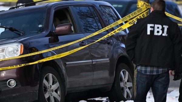 Minneapolis cierra escuelas tras la muerte de una mujer en operativo del ICE