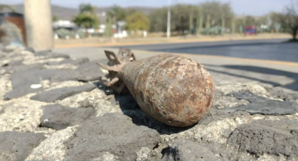 Mujer trata de vender un misil mortero y provoca la intervención del escuadrón antibombas en Guanajuato