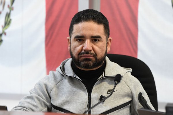 ¡Tiro en el Congreso! Francisco Sánchez contra régimen de Morena por regalar petróleo a comunistas