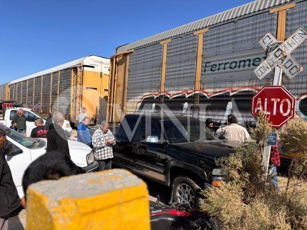 Choca contra el tren en la colonia Revolución