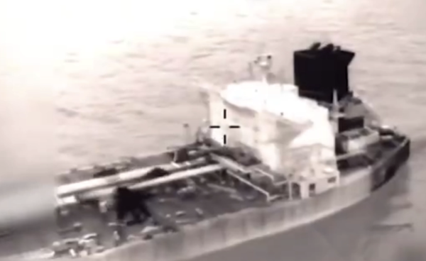 Trump asegura que petrolero Olina, incautado por EU, va de regreso a Venezuela