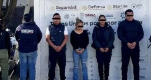 Detienen a policías municipales de Puebla vinculados a La Barredora