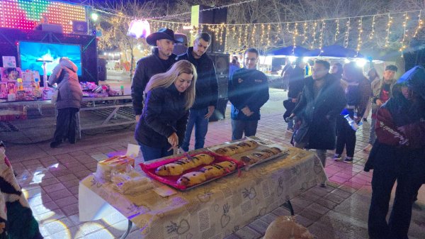 Participa SSPE en tradicional rosca de reyes en el Parque Central de Ciudad Juárez