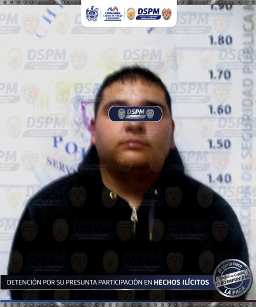 Policías municipales detienen a joven en posesión de aparente cocaína