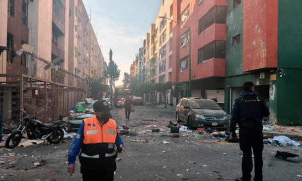 Explosión en Paseos de Taxqueña: 24 familias reciben apoyo; un hombre permanece hospitalizado