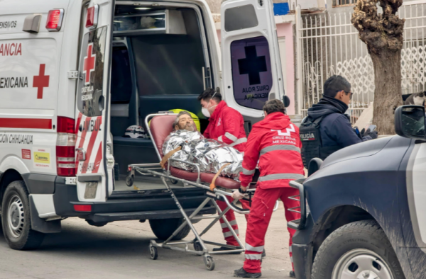 Auxilian a hombre golpeado en vivienda del Cerro de la Cruz; desconocen cómo resultó herido