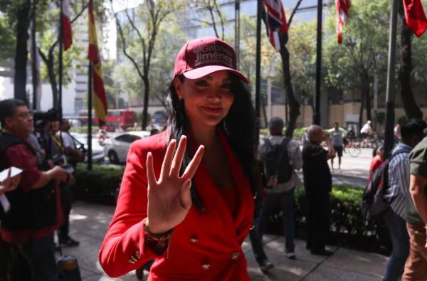 Morena vs Morena: Abuchean a diputada Gabriela Jiménez: ¡Panista vendida!