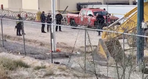 Mueren dos trabajadores tras colapso de zanja en maquiladora de Ciudad Juárez