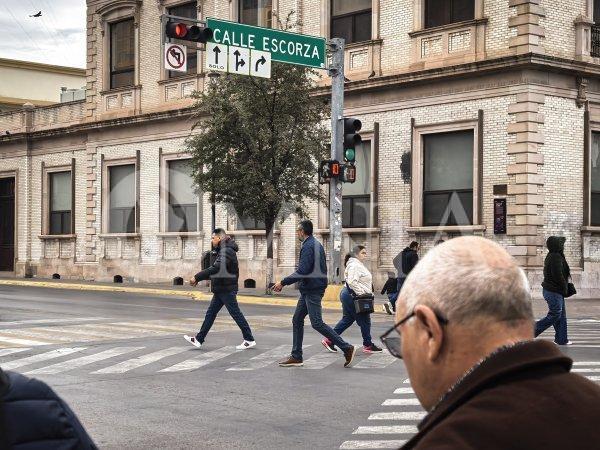 ¡Abrígate!, siguen las bajas temperaturas en la capital