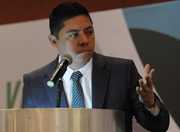 Tras críticas, Ricardo Gallardo veta ‘Ley Esposa’ en SLP
