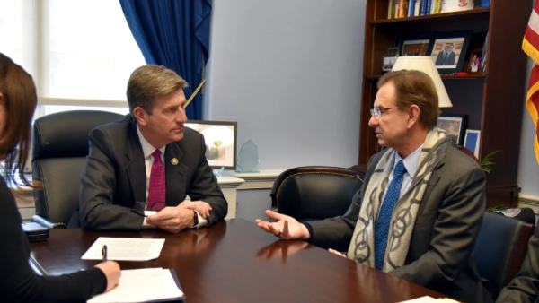 Demócratas presentan iniciativa para impedir “guerra” de Trump contra cárteles en México