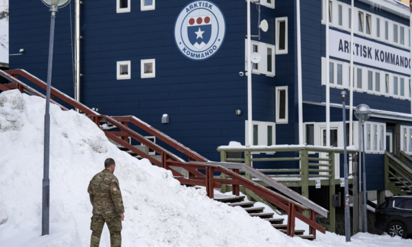 Militares europeos aterrizan en Groenlandia para apoyar a Dinamarca frente a Trump