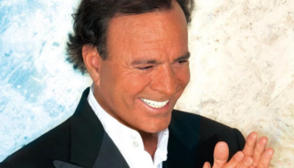 Julio Iglesias rompe su silencio: niega haber abusado, coaccionado o faltado al respeto a ninguna mujer