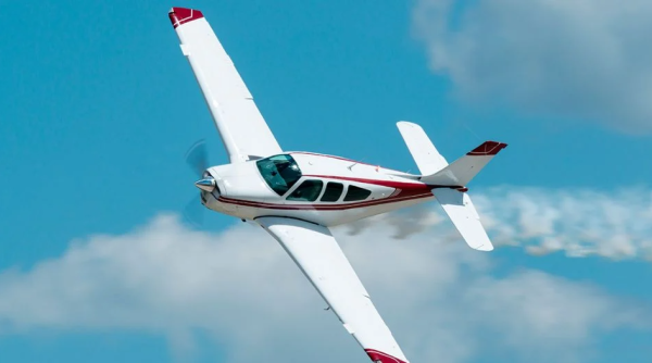 Avioneta se desploma al interior de una empresa en Coahuila