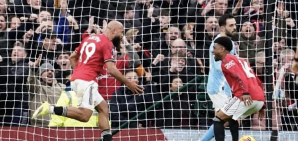 Manchester United sorprende al Manchester City y lo vence 2-0