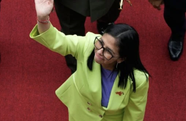 Ataque de EU dañó más de 463 viviendas en Venezuela: Delcy Rodríguez