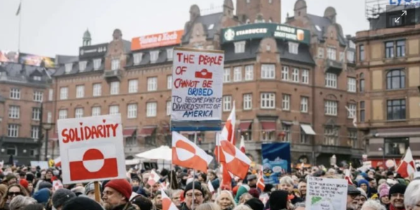 Marchan en Groenlandia para apoyar a la isla ártica ante las amenazas de Trump de apoderarse de ella