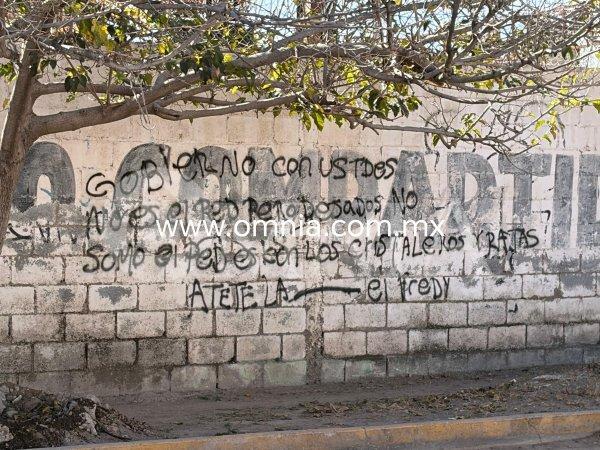 Dejan narcomensaje en barda de escuela secundaria al norte de la ciudad