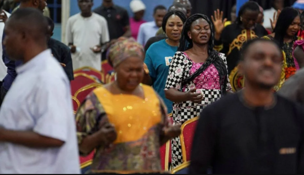 Sujetos armados secuestran a más de 150 personas en tres iglesias de Nigeria