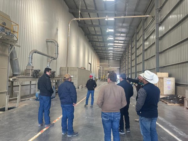 Recibe Gobierno de Chihuahua visita de técnicos peruanos para certificación del algodón Pima