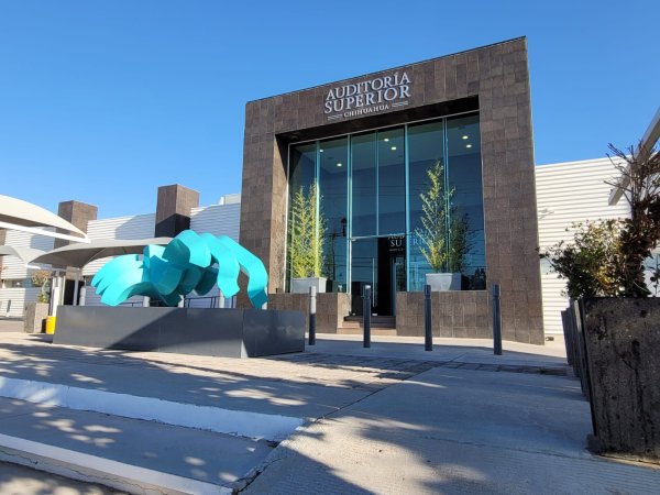 Utilizó funcionaria recursos públicos para pagar su crédito de Infonavit; la inhabilitan diez años