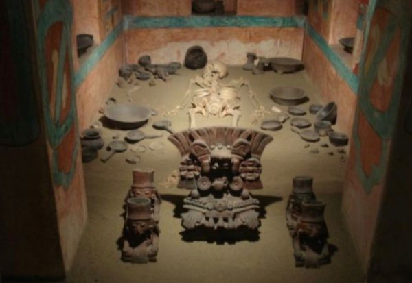 ¿Cómo se realizaban los entierros prehispánicos?, así era para los mexicas