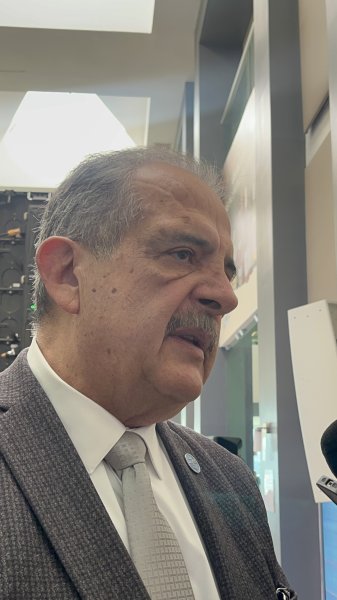 Plantea Canaco a Santiago de la Peña ampliar horario de transporte público hasta medianoche, tras reunión