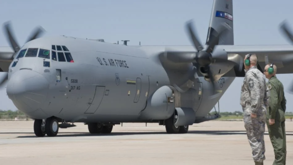 Aterrizaje de la Fuerza Aérea en Toluca: Defensa autorizó el ingreso y vinieron por 39 funcionarios de seguridad