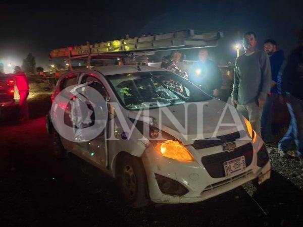 Choque entre vehículo y tren deja un lesionado en cruce de la calle Zubirán y 63ª