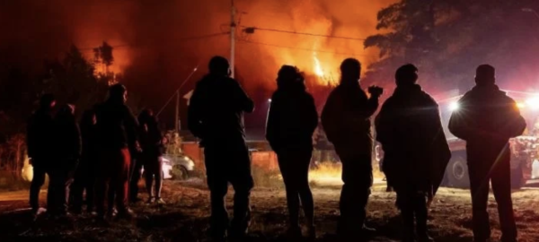 Extienden detención de sospechoso de iniciar incendio forestal que mató a 20 personas en Chile