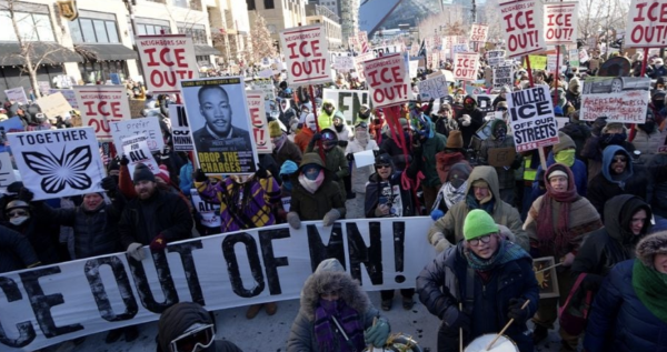 Miles de personas se manifiestan contra redadas migratorias en Minnesota