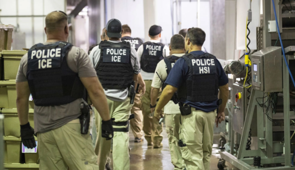 Alto funcionario de ICE acusa de 
