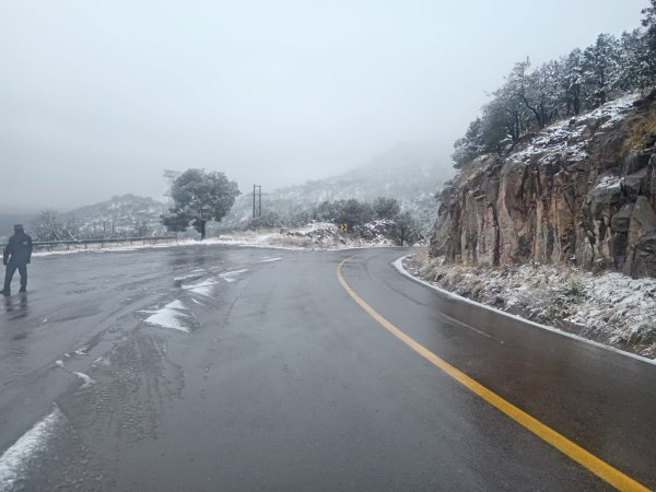 Reporta CEPC 11 municipios con presencia de nieve por paso de tormenta invernal