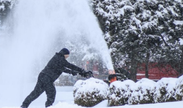 Casi la mitad Estados Unidos declara emergencia por tormenta de nieve y hielo
