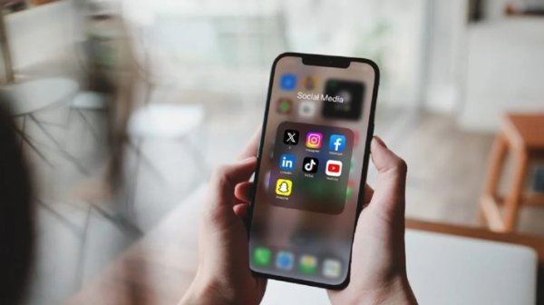 Llevarán a juicio a Meta, TikTok y YouTube en EU por caso de adicción a las redes sociales