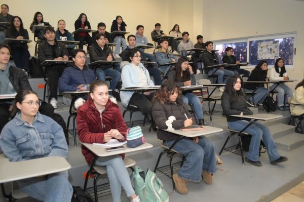 Regresan a las aulas más de 27 mil estudiantes de la UACH