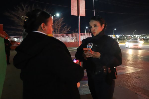 Acerca Policía Municipal a estudiantes y usuarias de transporte público el programa “Siempre Acompañadas”