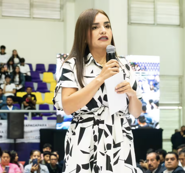 Grecia Quiroz acusa montaje de opositores tras aparición de ‘narcomantas’ en Uruapan: ‘Es guerra sucia’