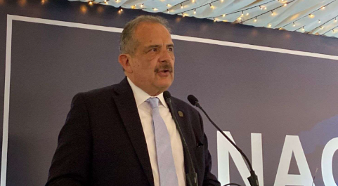 Continúa Alejandro Lazzarotto al frente de la Canaco