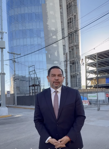 Si no hubiera destinado tanto dinero a este mugrero, no hubiera caído en un bache la gobernadora: Cruz