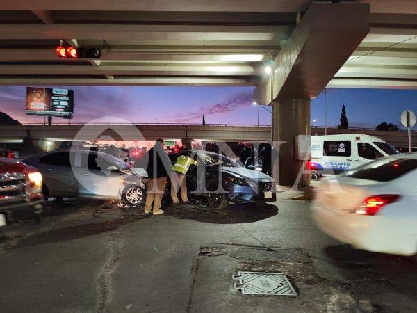 Encontronazo en cruce de Canal y Pacheco deja un hombre atrapado y lesionado