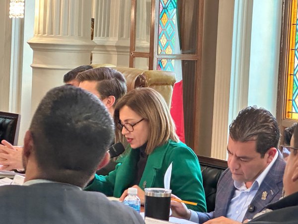 Presenta Martínez iniciativa para que aeropuerto pague el Impuesto del Pago del  Predial